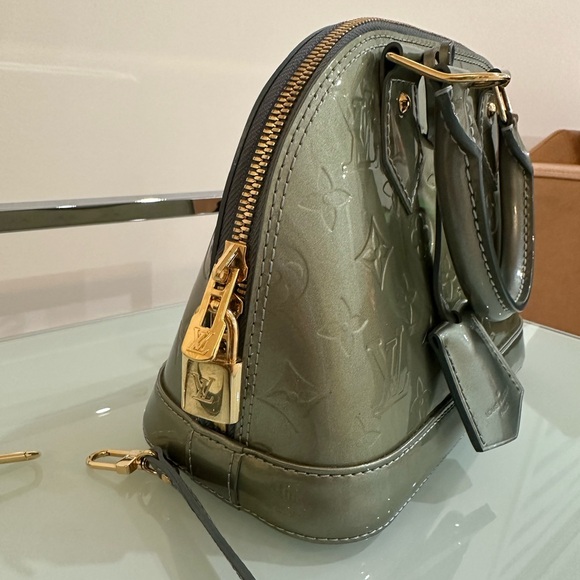 Louis Vuitton Vernis BB Alma - Picture 4 of 7